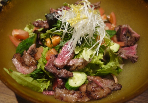 ７牛肉とチギリ野菜のサラダ.jpg