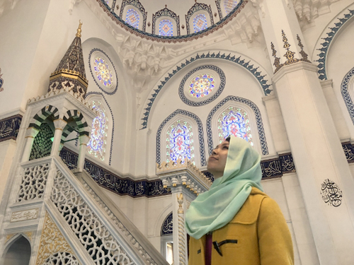 東京ジャーミイは毎日見学は自由で、毎週土日には見学ツアーもあり丁寧にモスクについて教えてもらえますよ。