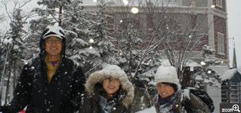 みちぃー／三重県鈴鹿市　「冬の小樽：吹雪の中で」　小樽の観光に行ったら大雪に見舞われました。大粒の雪があっという間に降ってきました。さすが北海道・オホーツクからの雪でした。雪の小樽を家族で散策しました。