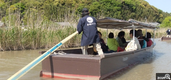 さとりん／愛知県名古屋市　「ゆったりてこぎ船」　滋賀県の水郷巡り体験をしたときにとったものです。水面をゆったり手漕ぎの船で30分ほど涼しい時間でした。