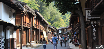 ERIN／愛知県名古屋市　「妻籠の賑わい～今も昔も～」　妻籠宿をぶらりお散歩。江戸時代へタイムトリップしたような、宿場町の風情を写し出せたら。