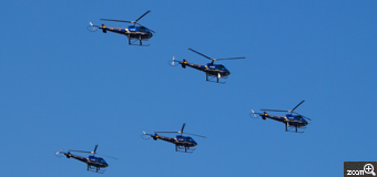 もっちゃん／三重県松阪市　「編隊飛行」　青空にヘリの編隊飛行が見事でした。