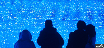ママとベビーのWA／愛知県知立市　「ノーベル賞　万歳！」　青色LEDが一面に広がってとってもキレイでした！こんな素敵な景色とノーベル賞の3教授に感謝です。
