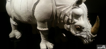 エミール／愛知県名古屋市　「白サイ」　エルメスのレザー・フォーエバー展で見つけました！白のオーストリッチで作られているらしく、存在感がありました。その存在感をうまく表現できたと思います。