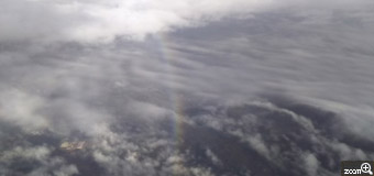 あかりん／愛知県名古屋市　「雲の上」　運よく虹を見ることができました！