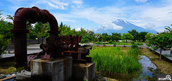 yofu／愛知県東海市　「富士山と謎のオブジェ」　