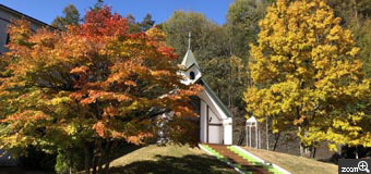 oko／石川県鳳珠郡能登町　「安曇野秋の教会」　安曇野ビューホテルの一角にある小さな教会でした。