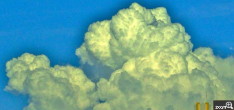 健知／愛知県稲沢市　「入道雲」　忘れかけた入道雲に遭遇。おもわず撮影しました。　入道雲のモクモク感が伝わればうれしいです。