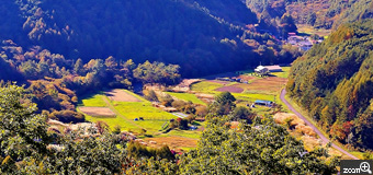 健知／愛知県稲沢市　「ふるさとの秋」　開田高原地蔵峠展望台から里山の風景です。　里山の秋風景が伝われば嬉しいです。