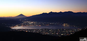 hiro／三重県四日市市　「言葉にできない絶景！高ボッチ高原」　富士山、諏訪湖の街明かりが目に飛び込んできました。　夢中で撮りました。