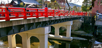 健知／愛知県稲沢市　「晩秋の高山の中橋」　晩秋の中橋。雰囲気が伝われば嬉しいです。　秋の午後のひと時の雰囲気が伝われば嬉しいです。