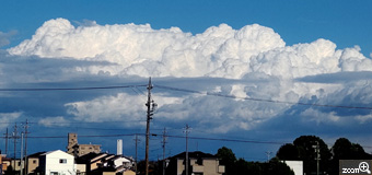 健知／愛知県稲沢市　「夏の終わり」　空を見たら偶然見つけました。夏の終わりを告げる壮大な雲、心惹かれます。　夏雲の壮大さを感じてもらえれば嬉しいです。