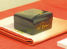 小原和紙で作られた乾漆の器