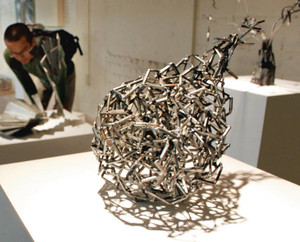 富山大生が制作、展示される立体造形作品＝ＪＲ高岡駅地下街の駅地下芸文ギャラリーで