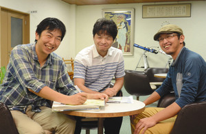 記念イベントに取り組んできた（左から）石井さん、小川さん、永田さん＝設楽町田口の奥三河総合センターで