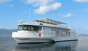 「地酒ボート」で利用する高速船「メグミ」＝琵琶湖汽船提供