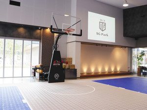 「ＳＧ－Ｐａｒｋ」内に設置されている３人制バスケットボールのコート＝いずれも大津市二本松で
