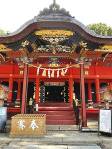 一番に訪れた六所神社＝いずれも愛知県岡崎市で