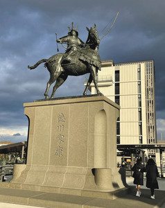 新しい岡崎市の象徴、徳川家康公像
