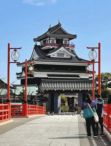 １９８９年に再建された清洲城の模擬天守＝いずれも愛知県清須市で