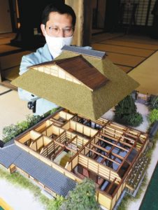 展示された武田家住宅の模型＝高岡市太田の武田家住宅で