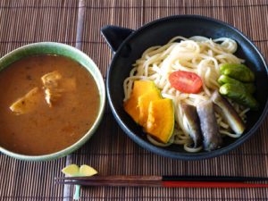 沖縄そばと北海道のスープカレー