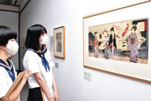 江戸時代の水族館を描いた浮世絵などが並ぶ会場
