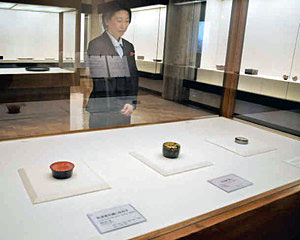 人間国宝から新進気鋭の作家の作品が並ぶ「日本伝統漆芸展」＝県輪島漆芸美術館で