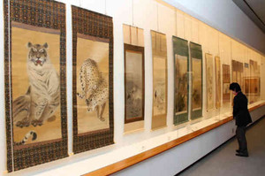滋賀ゆかりの日本画の数々＝大津市の県立近代美術館で